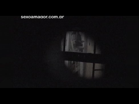 ❤️ Blondiin saab salaja videolevi naabruskonna voyeuri poolt peidetud õõnsate telliskivide taha peidetud ❤️❌ Pornovideo at us et.dewporn.ru ️❤