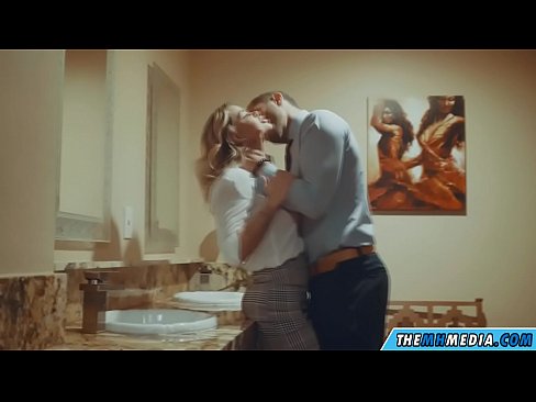 ❤️ Kui rinnakas blondiin võrgutab sind avalikus tualettruumis ❤️❌ Pornovideo at us et.dewporn.ru ️❤